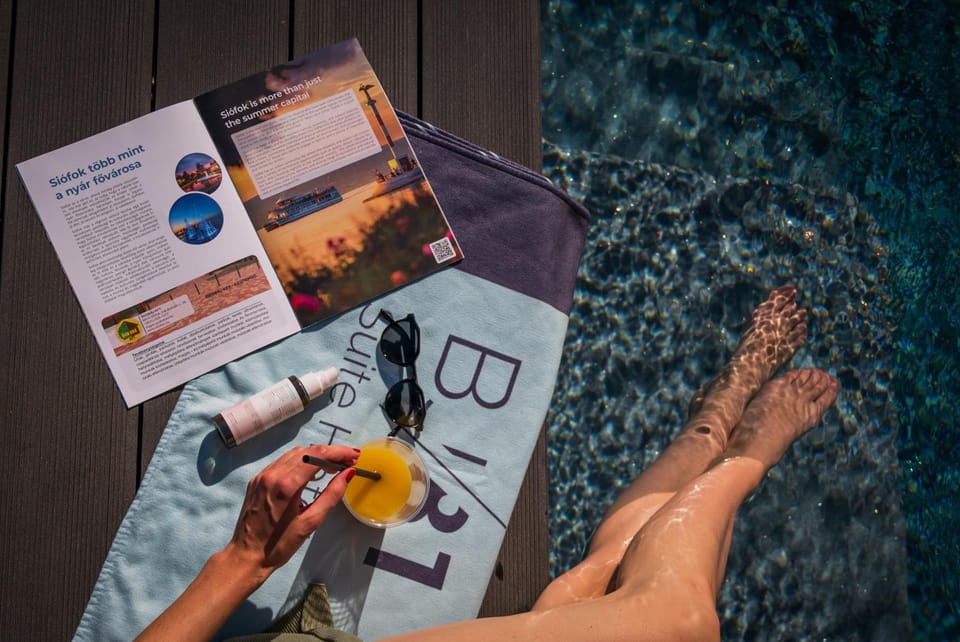 Swimming pool, Drinks, towels