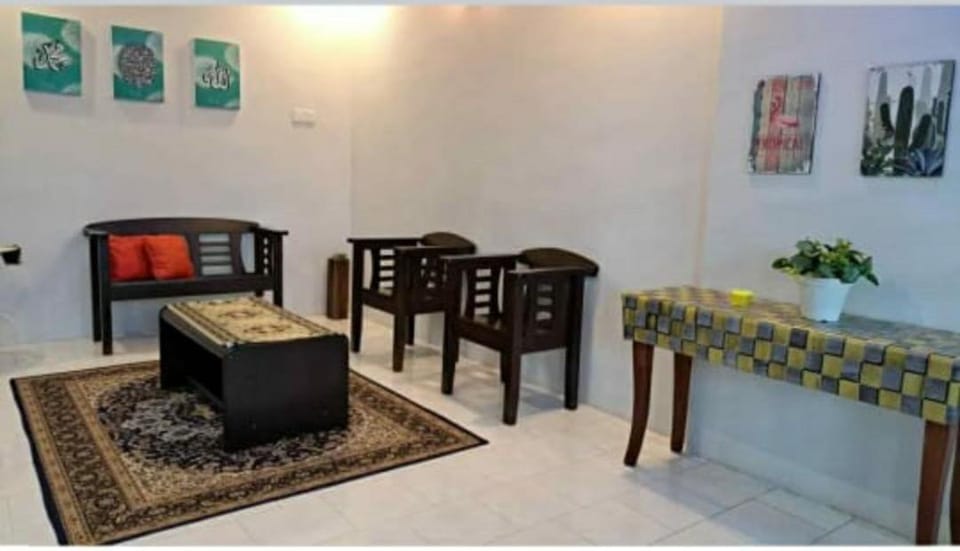 Homestay Mukhriz House in Penang