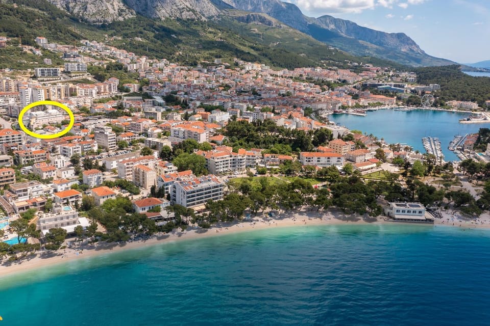 Tina Apartment in Town Centre with Free Parking Apartment in Makarska