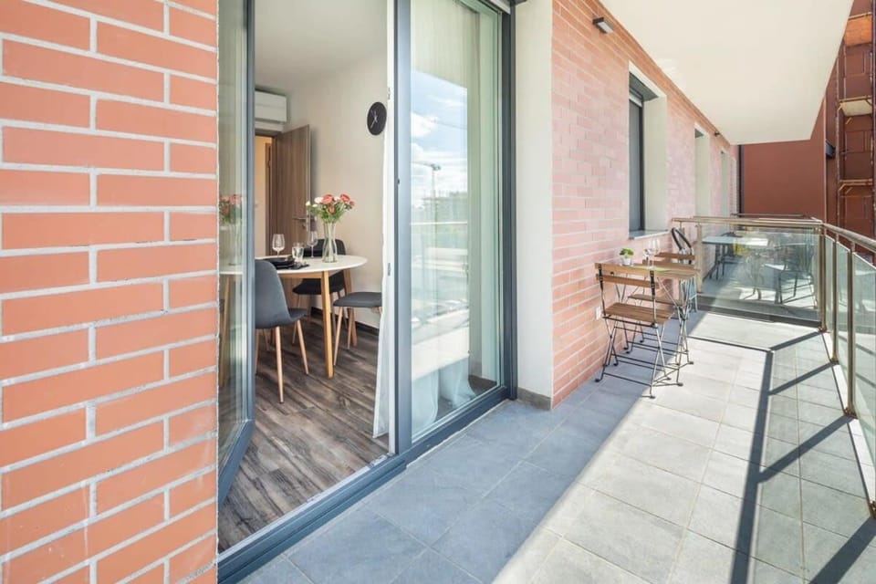 Balcony - Easy Parking - Comfy Home Apartment in Budapest