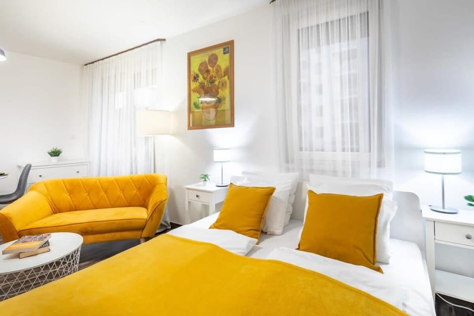 Balcony - Easy Parking - Comfy Home Apartment in Budapest