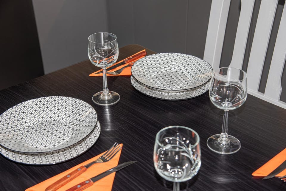 Food and drinks, Dining area, Drinks