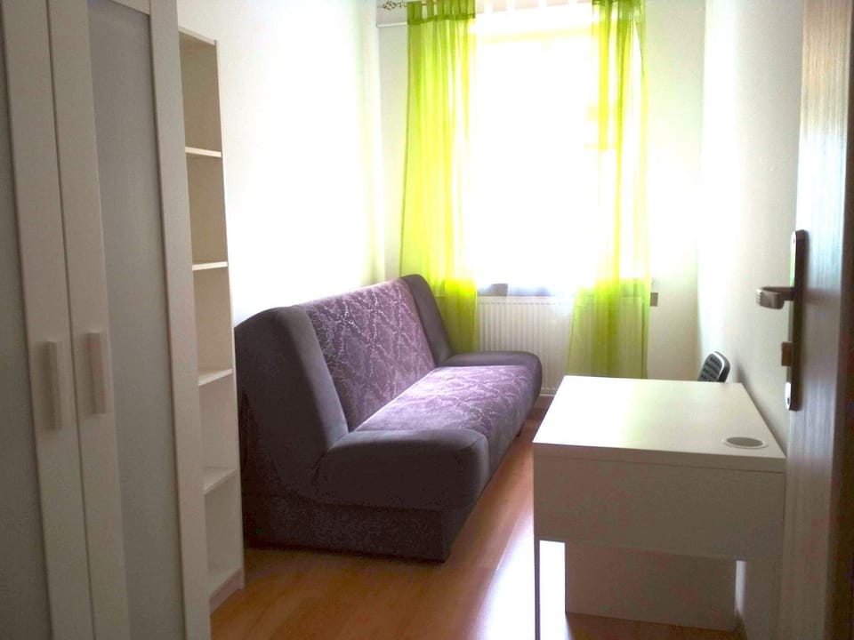 Bed, Photo of the whole room, Bedroom, hair dresser