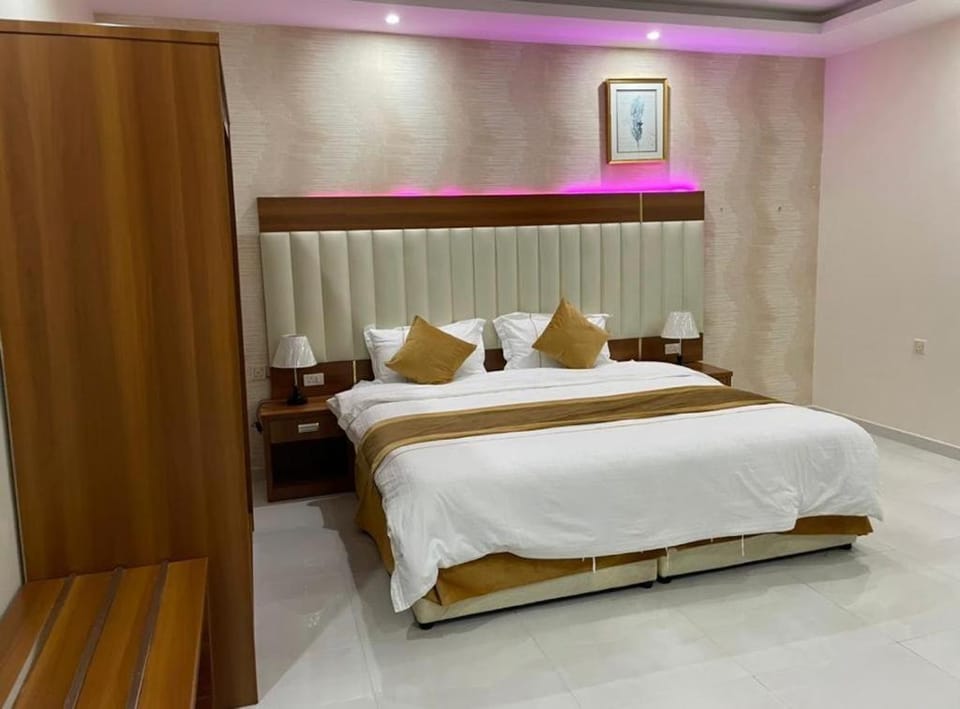 شقق فخامة الاقامة للشقق المخدومة Apartment hotel in Medina