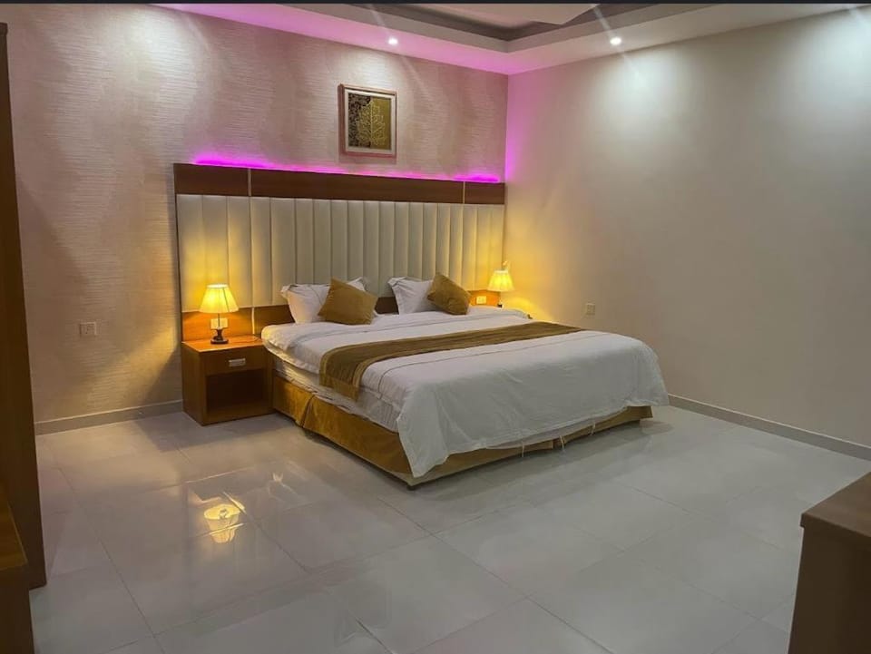 شقق فخامة الاقامة للشقق المخدومة Apartment hotel in Medina