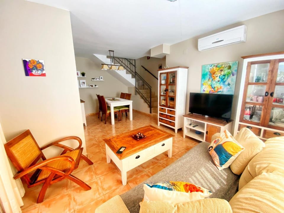 Living room, Dining area, air conditioner