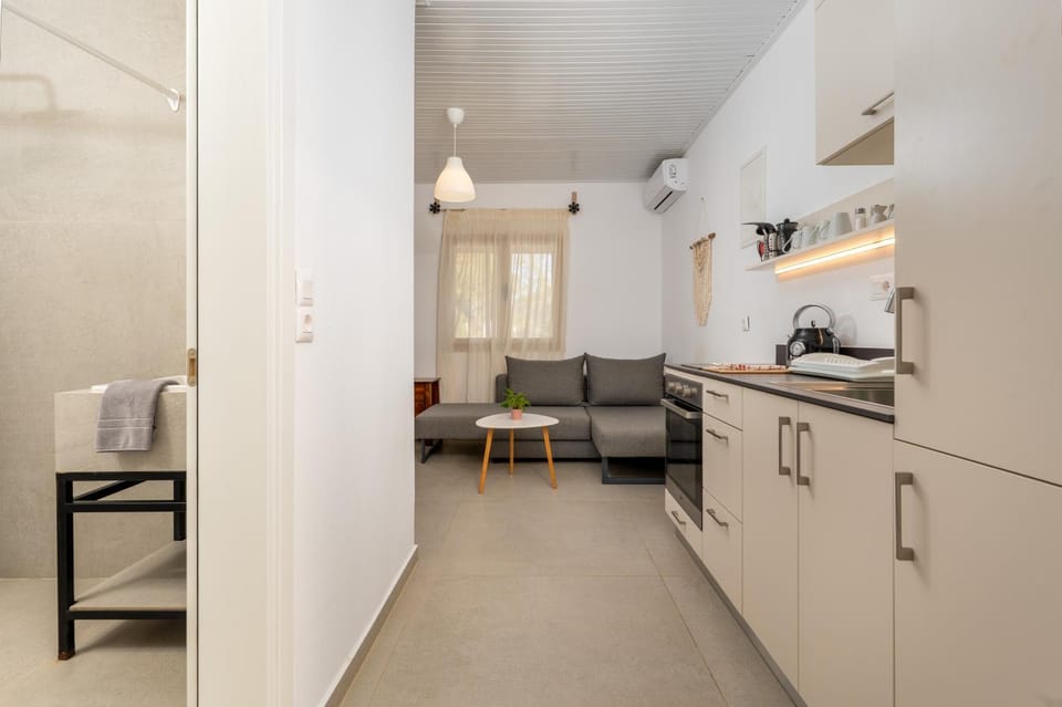 Kitchen or kitchenette, Living room, stove