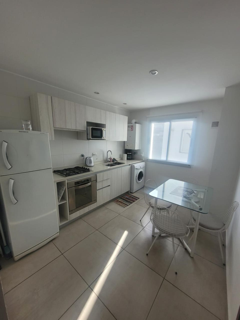 Kitchen or kitchenette, Dining area, minibar, pet friendly, stove, toaster