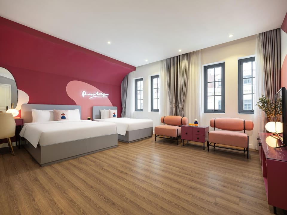 Bed, Living room, Photo of the whole room, Bedroom