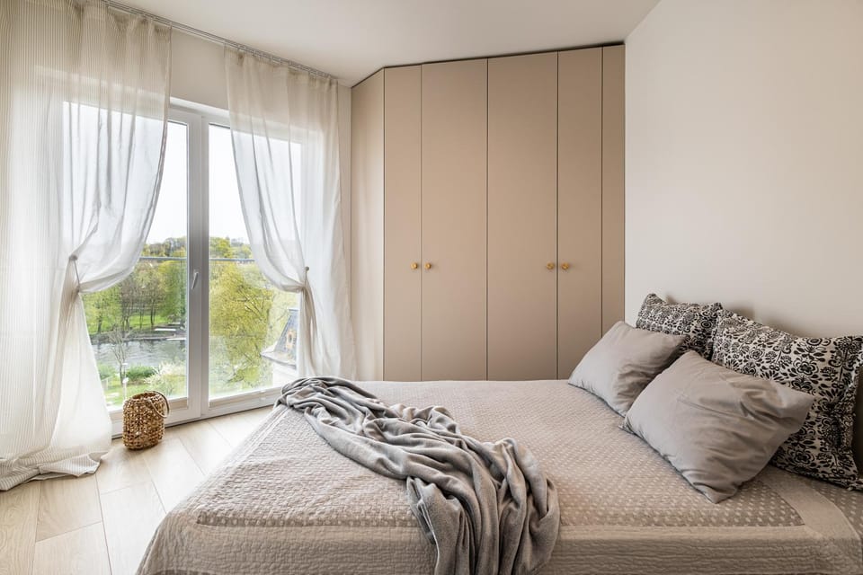 Bed, Photo of the whole room, Bedroom, River view