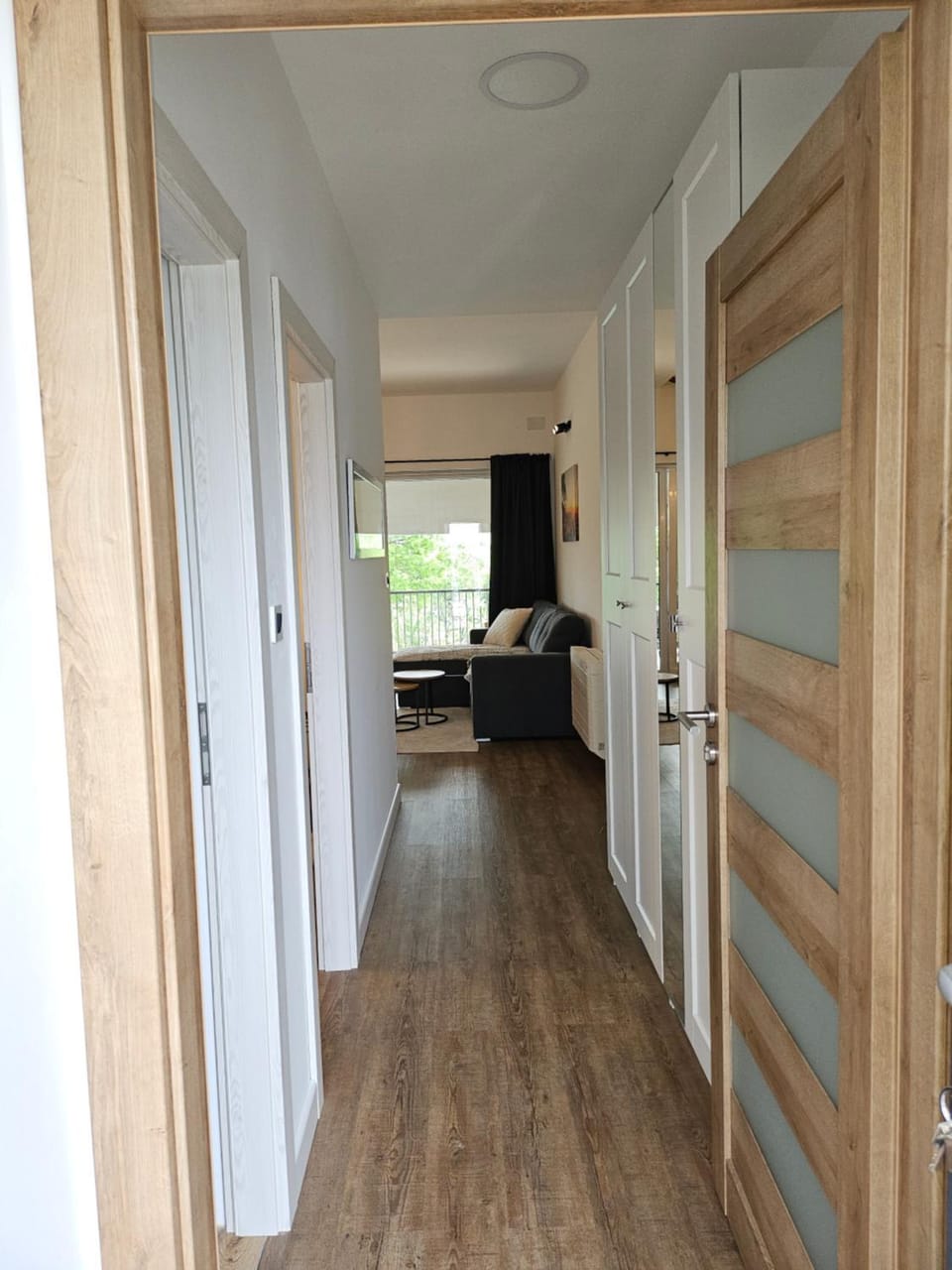 Photo of the whole room, wardrobe