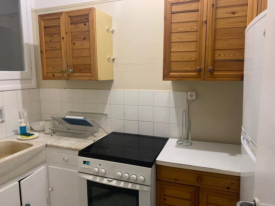 Kitchen or kitchenette, pet friendly, stove