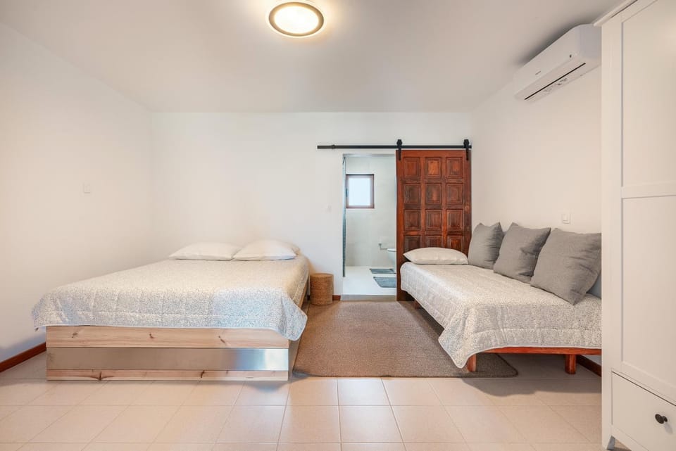 Bed, Photo of the whole room, Bedroom, wardrobe, air conditioner
