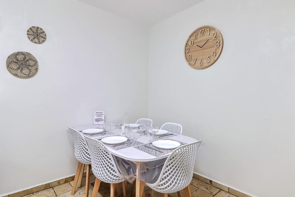 LE LOGY-COSY - Appartement 5 pers - Clim Wifi Cosy Garage Apartment in Arles