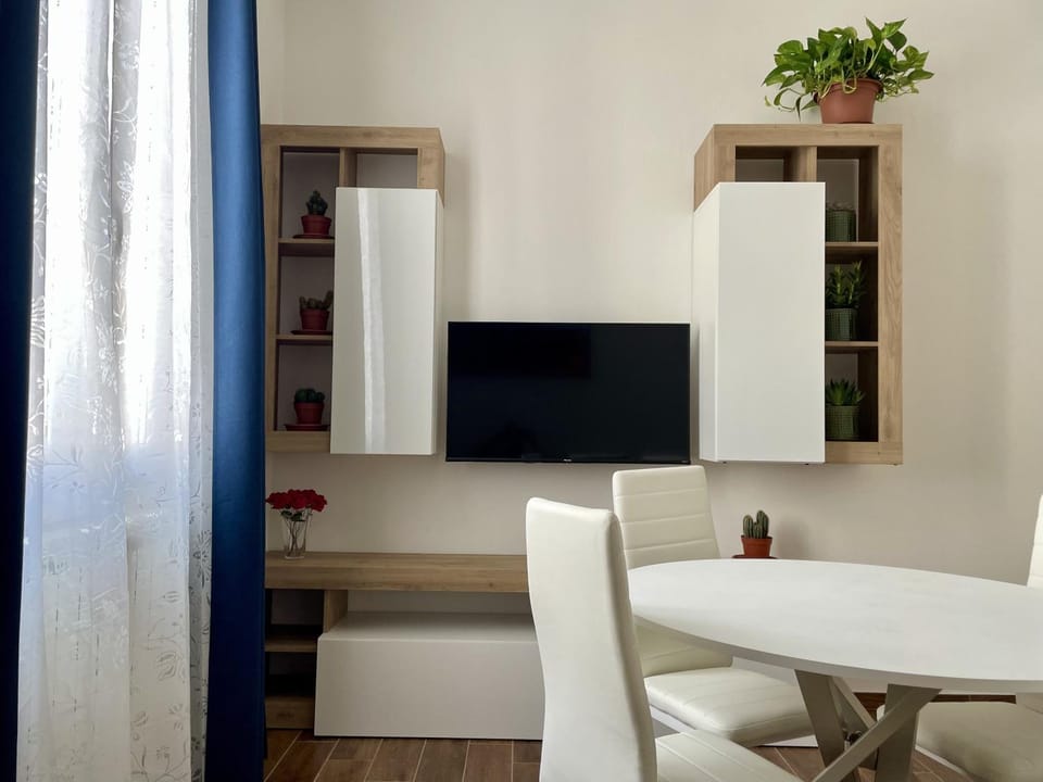 Living room, Seating area, kitchen