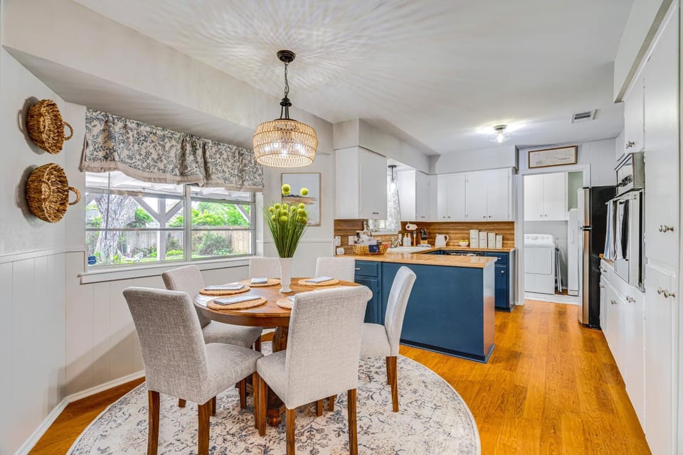 Game Room and Yard Pet-Friendly Round Rock Gem House in Round Rock