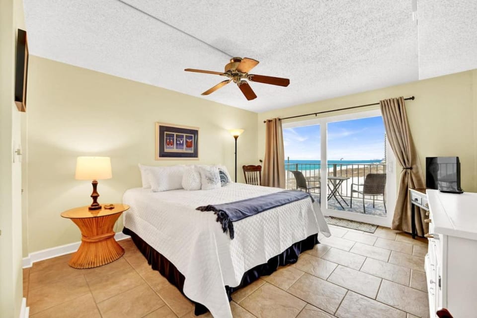 Regency Towers 404 House in Lower Grand Lagoon