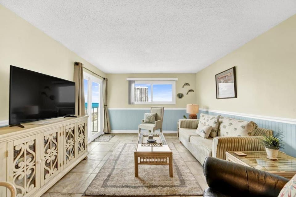 Regency Towers 404 House in Lower Grand Lagoon