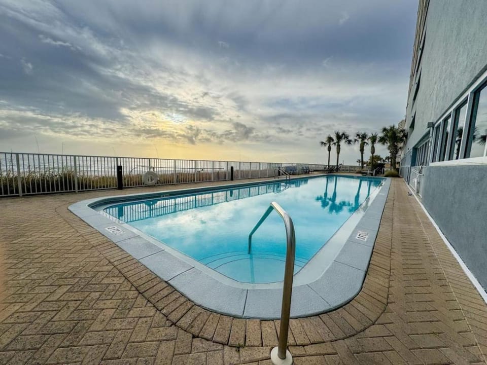 Family-Friendly 2BR Beachfront Retreat w/ Indoor & Outdoor Pools Apartment in Panama City Beach
