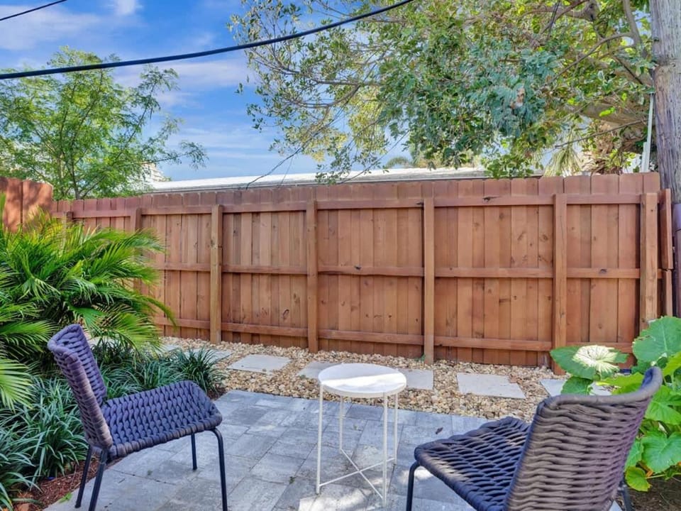 Pelican Cove 1BR with Private Patio in Pompano Apartment in Pompano Beach