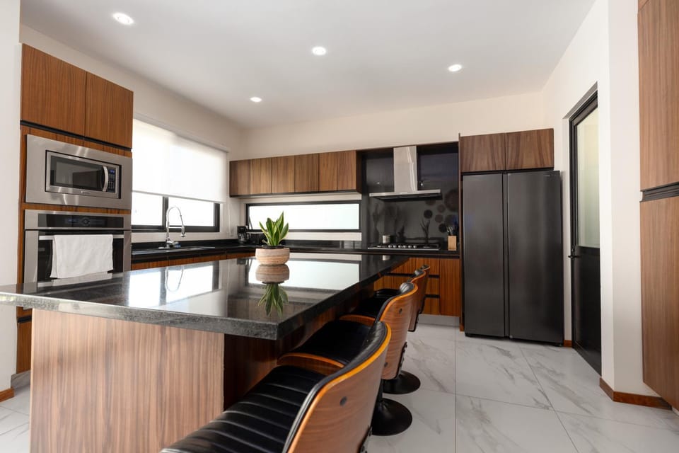 Kitchen or kitchenette, Dining area, dishwasher, minibar, pet friendly, toaster