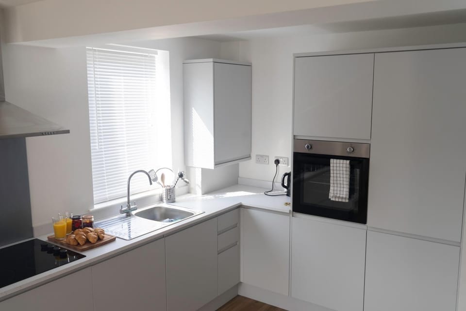 Kitchen or kitchenette, pet friendly, stove