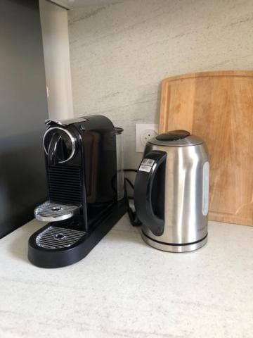 Coffee/tea facilities, Kitchen or kitchenette