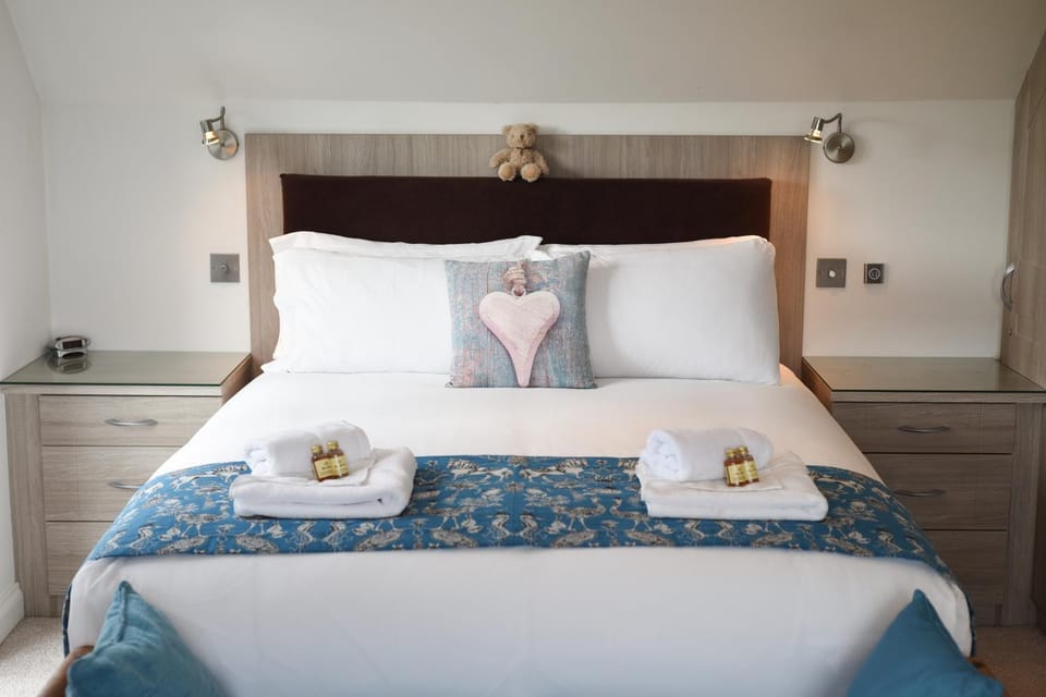 Air Maison - Stunning House in Clanfield Family and Remote Workers Friendly House in England
