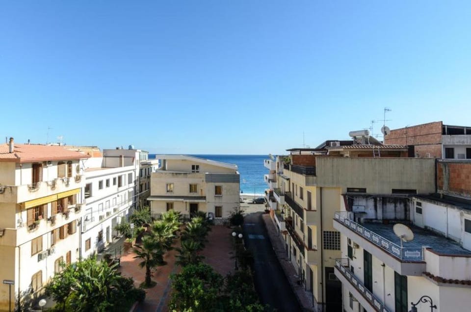 Le Tartarughe Mare Apartament Apartment in Letojanni