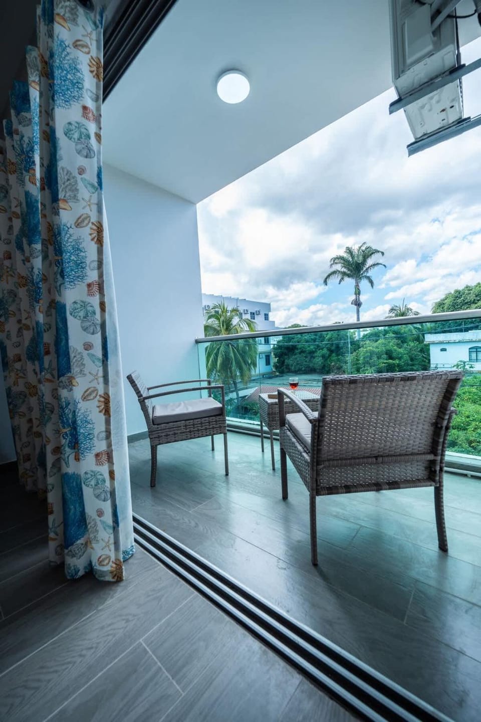 Stylish Apt with Pool & Balcony, 4 Min to Beach - RC7 House in Flic en Flac