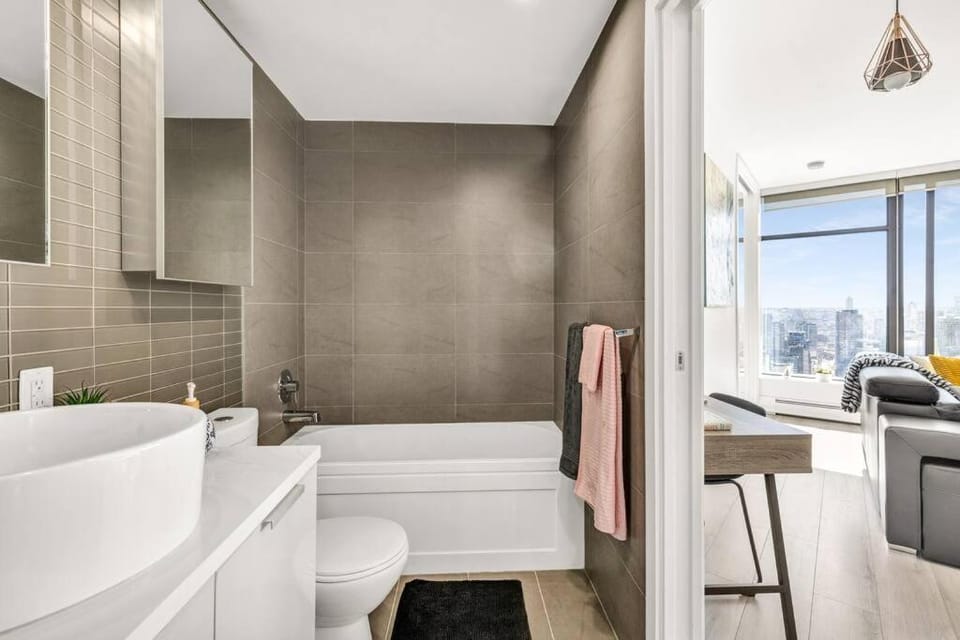 Central Luxury Apartment with Best City Views! Apartment in Vancouver