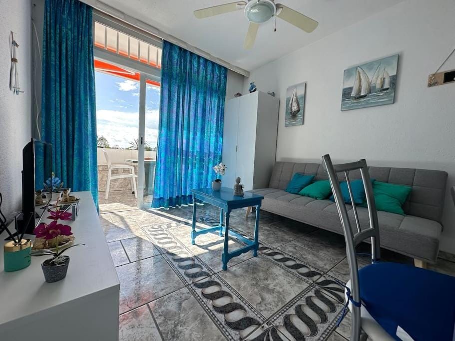 “Oasi Relax, con vista Piscina e Tramonti ” Apartment in Costa del Silencio