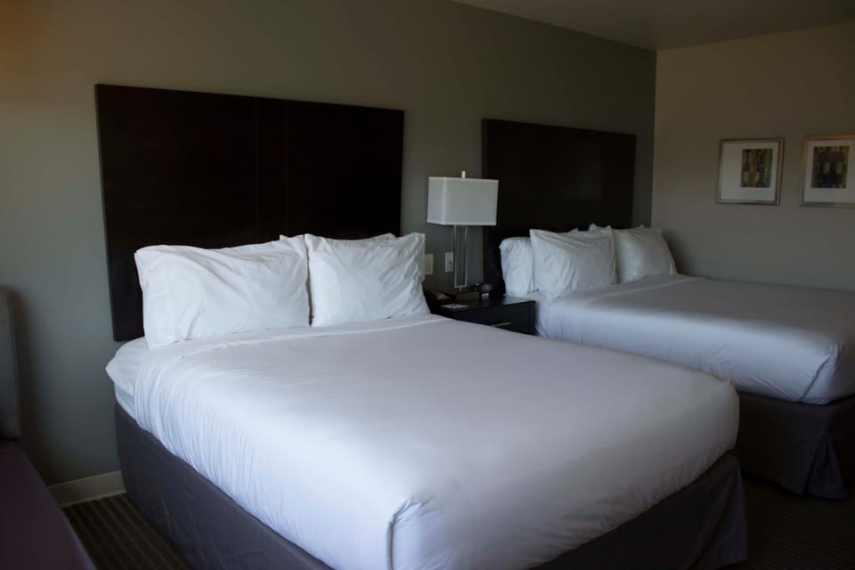 Holiday Inn Express and Suites Tahlequah by IHG Hotel in Tahlequah