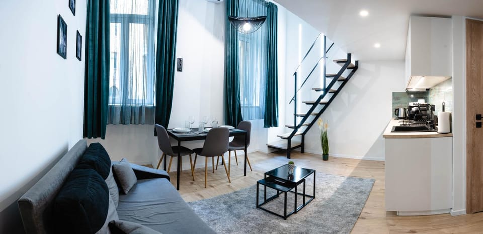 Kitchen or kitchenette, Living room, Seating area, Dining area, minibar, pet friendly