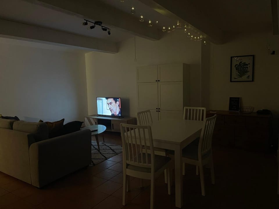TV and multimedia, Dining area, Dinner