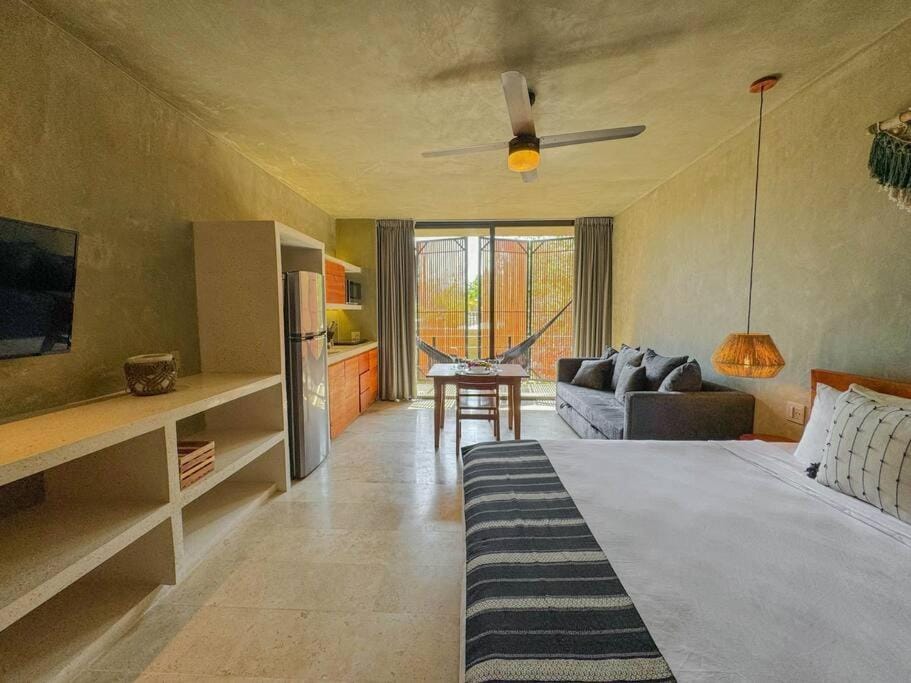 Photo of the whole room, Bedroom