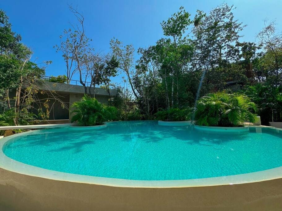 Swimming pool