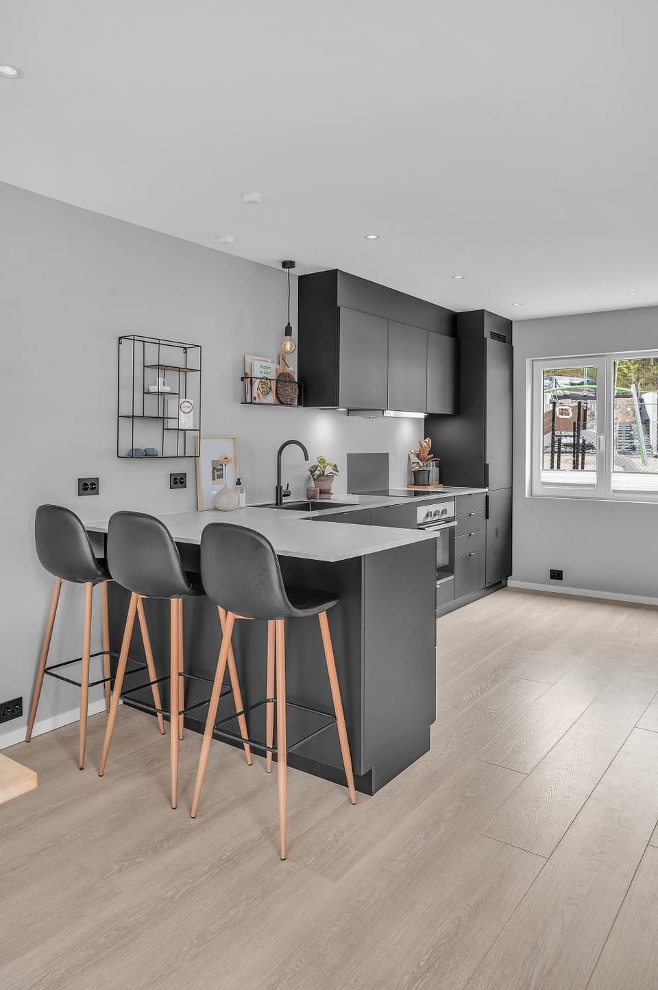 Kitchen or kitchenette, Living room, Seating area