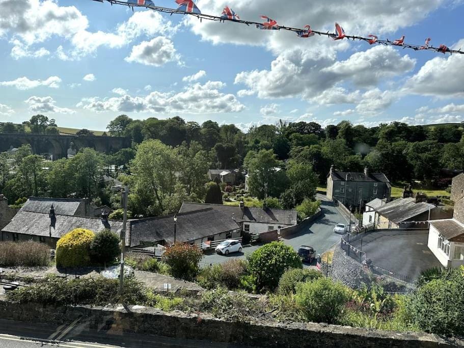 A Cosy Flat With A Dales View Apartment in Craven District