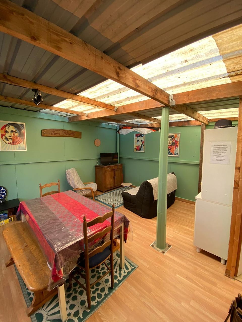 Living room, Dining area