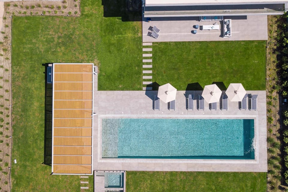 Swimming pool, sunbed