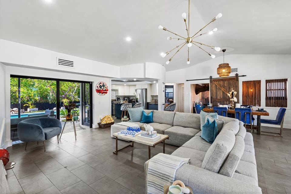 Living room, Seating area