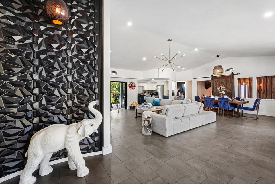Living room, Seating area