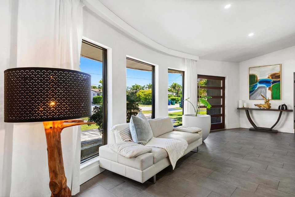 Living room, Seating area