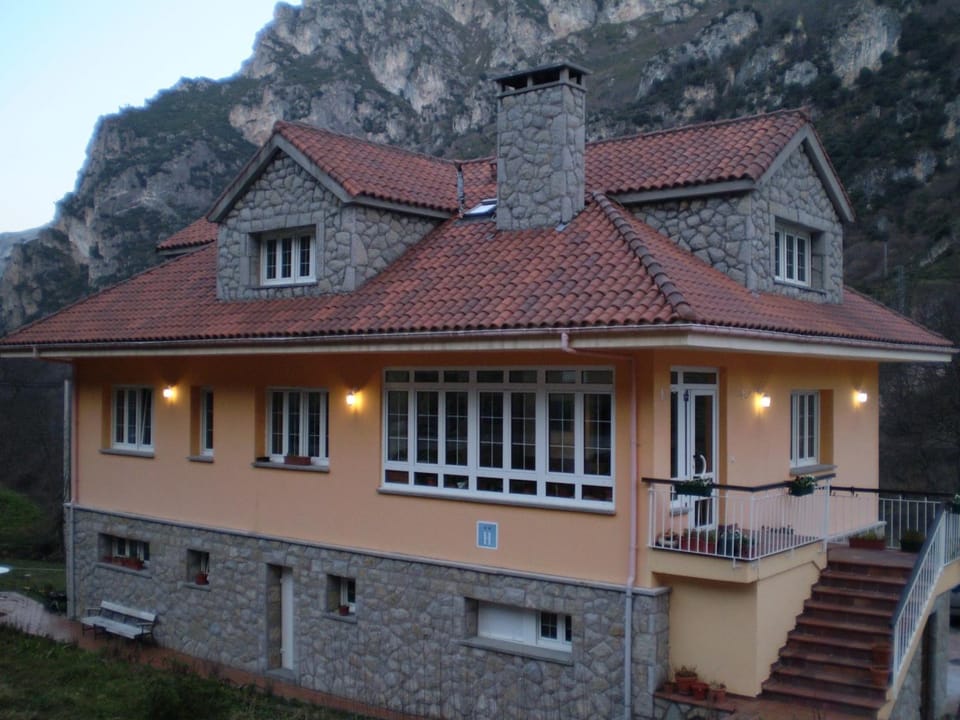 Property building, Day
