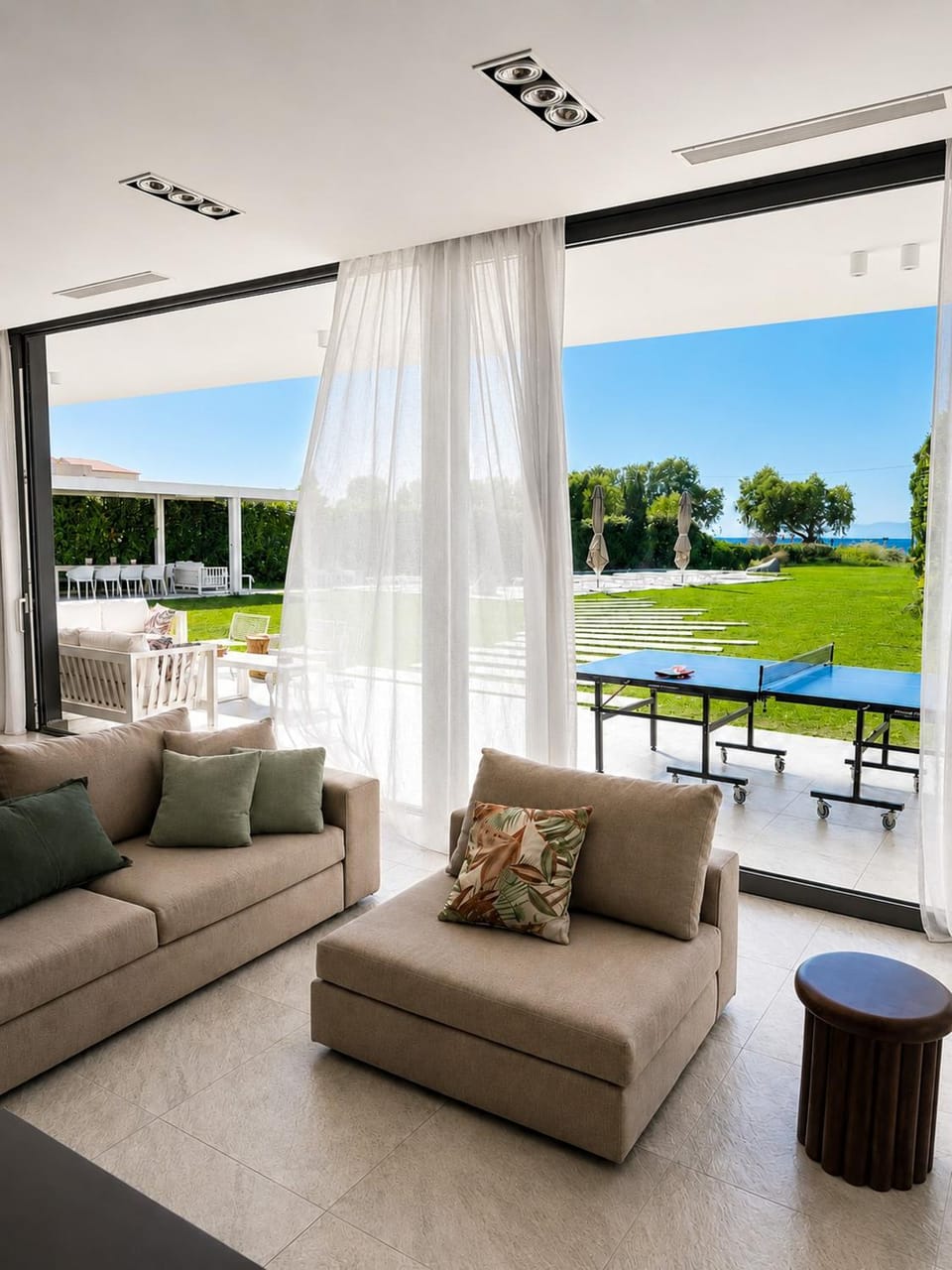 View (from property/room), Balcony/Terrace, Living room, Seating area, Pool view