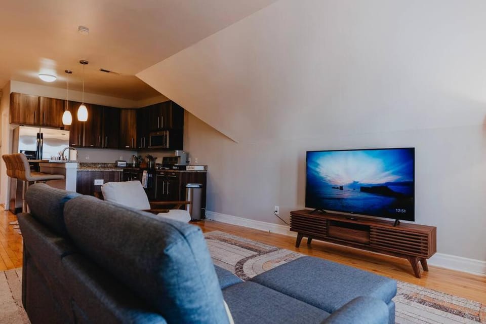 TV and multimedia, Kitchen or kitchenette, Living room, Seating area, minibar, stove