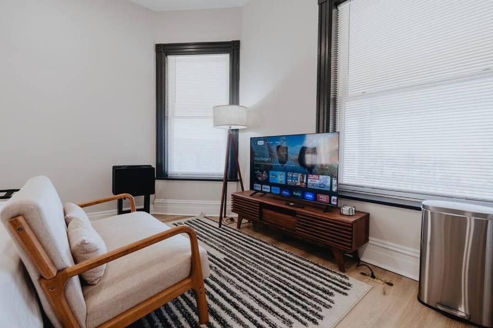 TV and multimedia, Seating area
