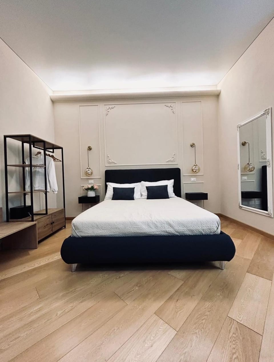 Bed, Photo of the whole room, Bedroom, wardrobe