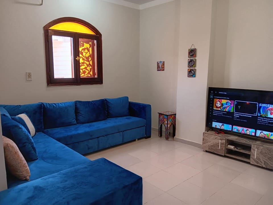 Communal lounge/ TV room, TV and multimedia, Living room, Seating area